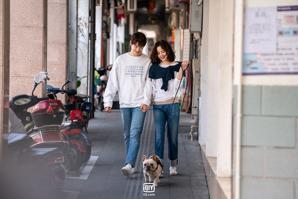 杨幂绯闻男友开外挂 和「如懿传」女优互相喜欢想共浴