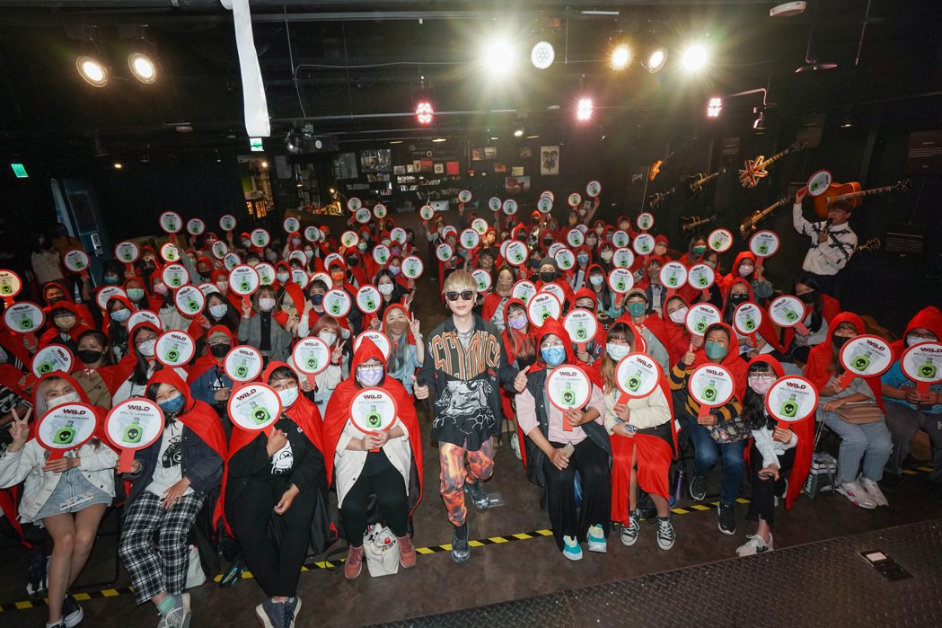 冲进点阅破亿俱乐部!萧秉治流水席办定了