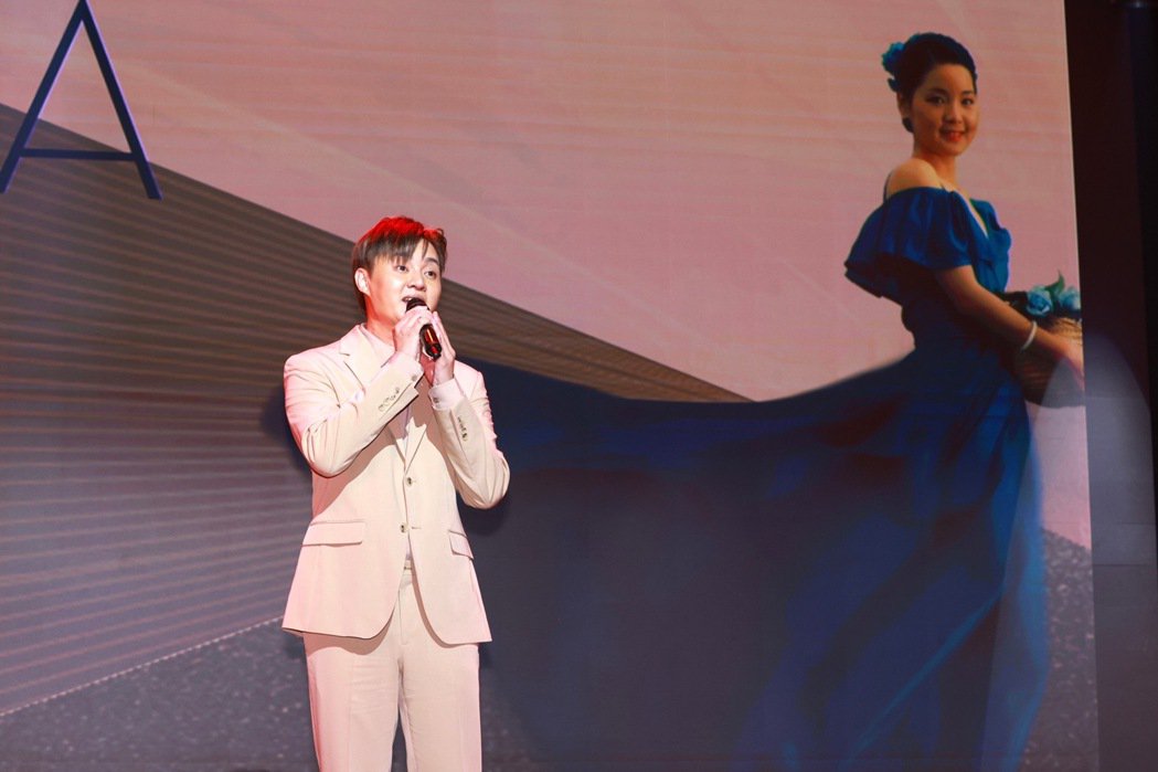 许富凯遭「妹妹」逼睡沙发开房门惊见：在我床上大便