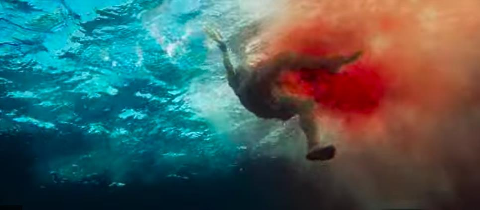 水上摩托车对撞！小鲜肉「腿骨错位插出」曝成血海画面