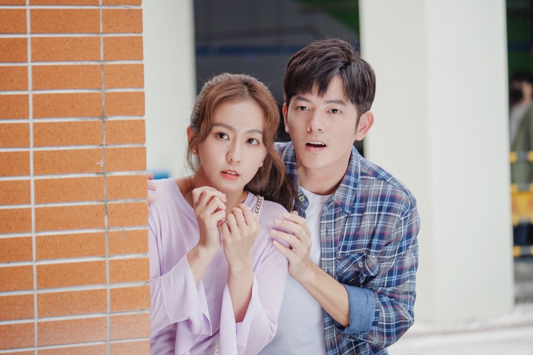周晓涵妈、外婆真面貌曝光少妇三代同堂网赞喊：岳母！