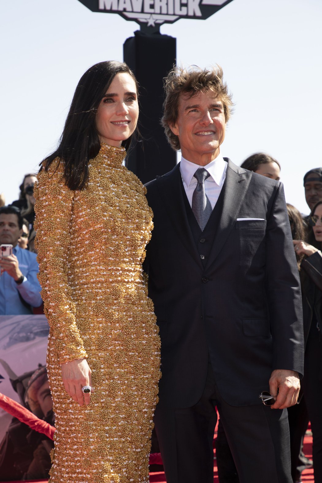 P站阿汤哥从天而降直升机帅气登场「捍卫战士2」首映