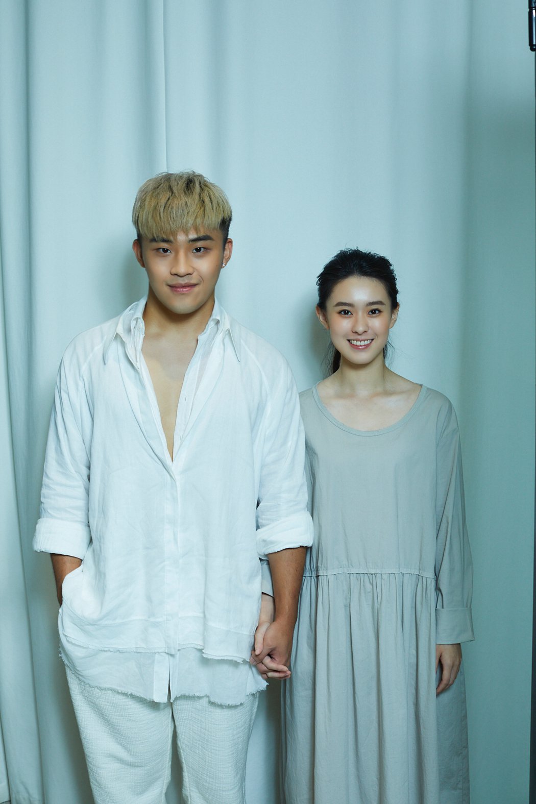 音乐学霸与邱偲琹十指紧扣被抓包！卯起来减肥帅样曝光