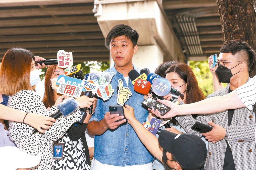 连环爆料汪小菲婚内出轨！他叹：「葛斯齐比你想的还善良」