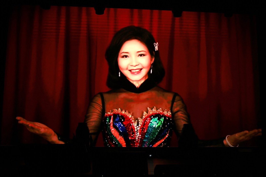 许富凯遭「妹妹」逼睡沙发开房门惊见：在我床上大便