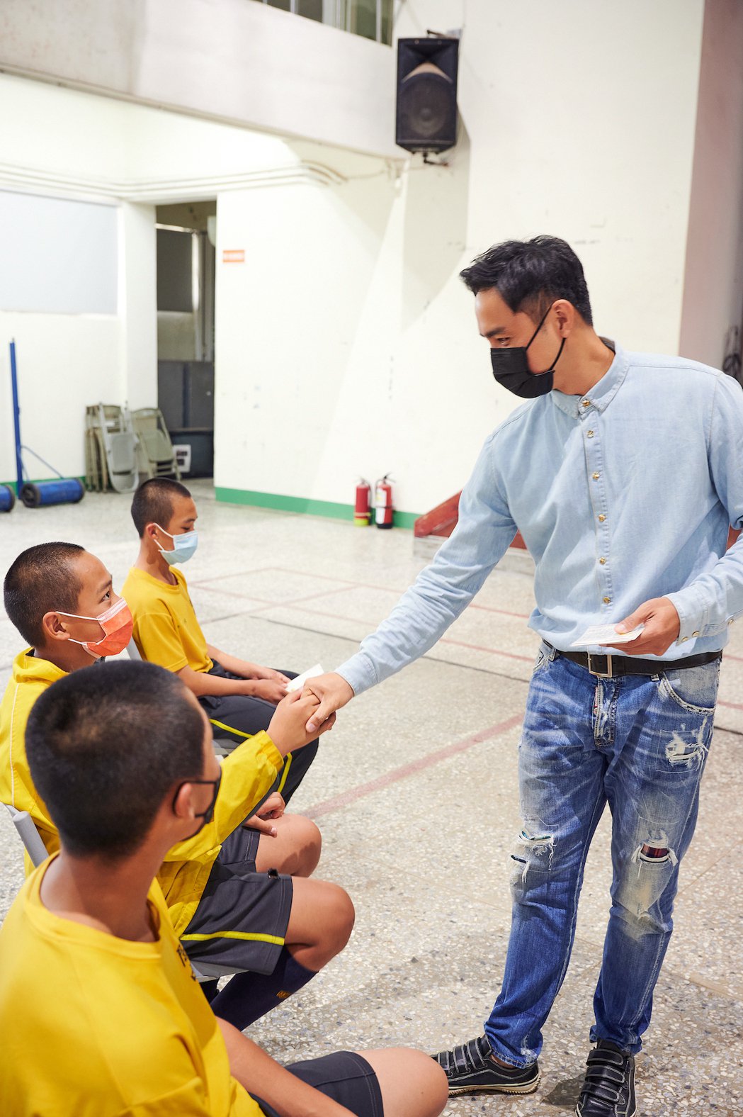 异物志明道赴偏乡陪练球顾家中老小勤消毒免染疫
