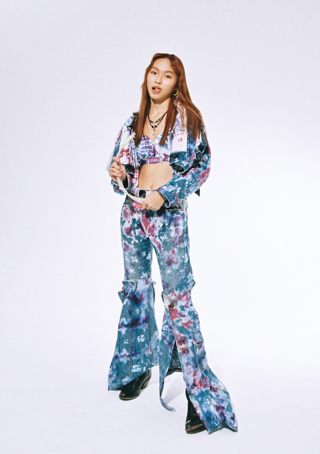 黑胶预售秒杀女星送香吻「当成开光」