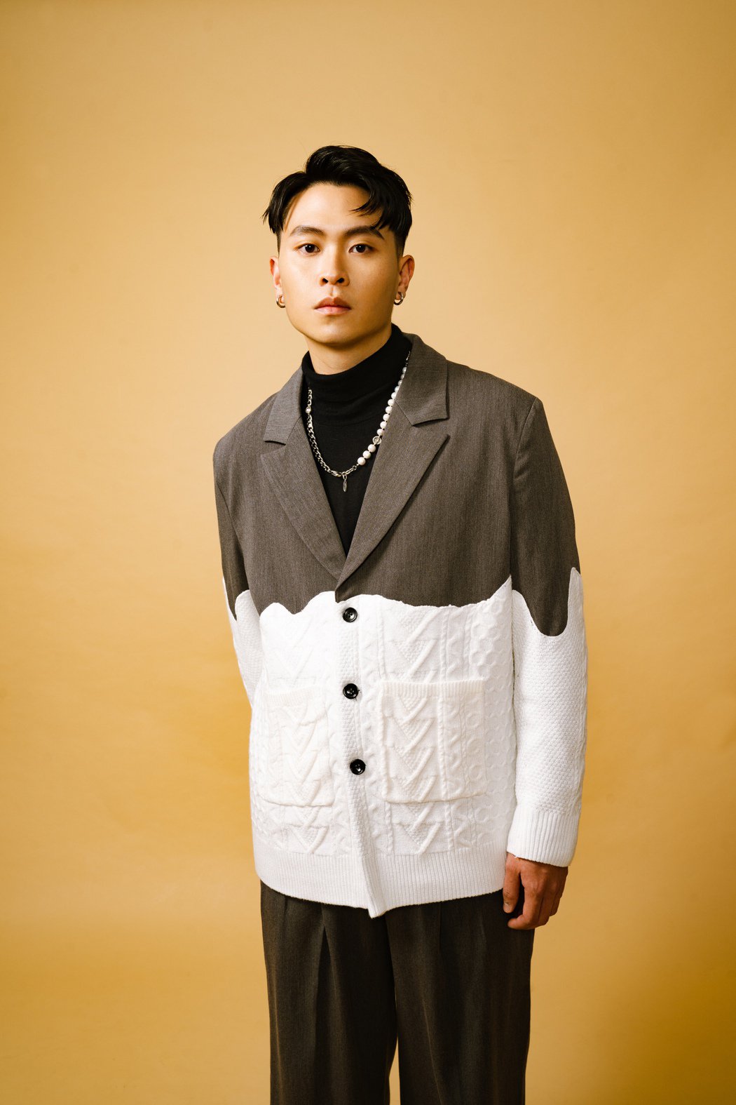 LINION秘密不藏了健身有成预备露肌