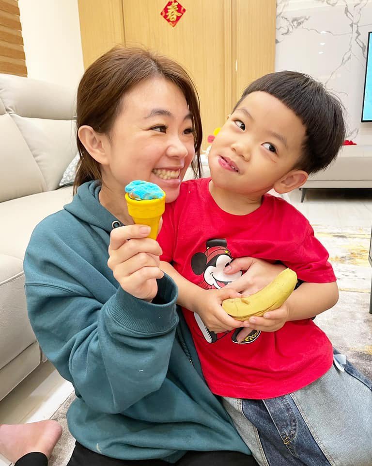 爱玛夫人没穿裤就出门二伯急阻止蔡桃贵神回「你也没穿」