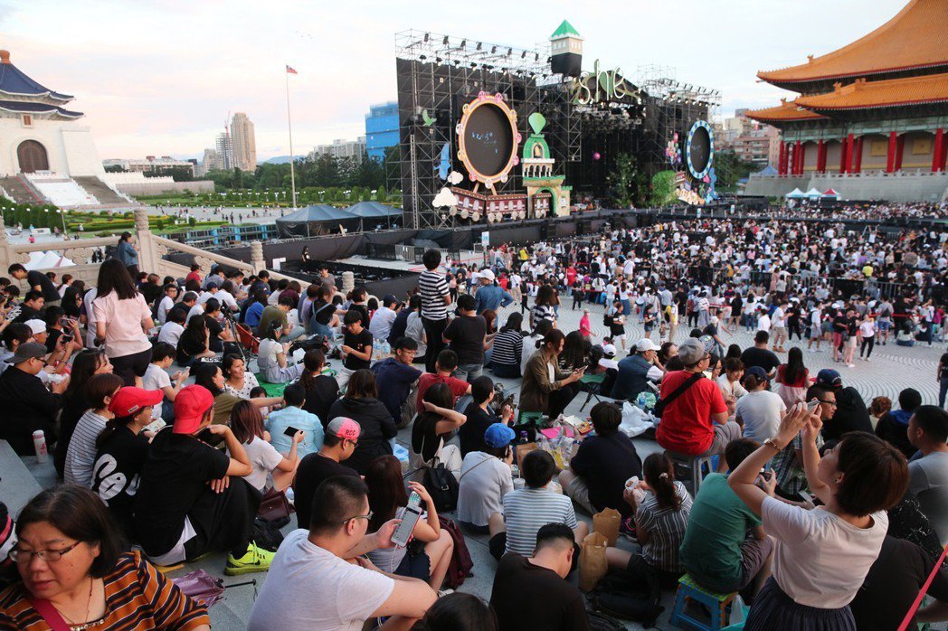 谢谢十七岁的「她  （S.H.E）」