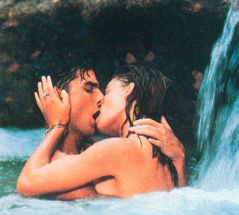 摸上对的床少奋斗50年！？小鲜肉曝光成功的秘密