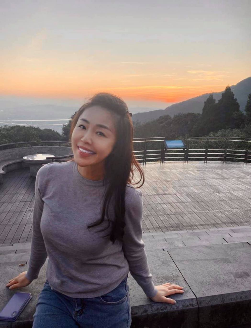 李婉钰辣秀比基尼照 回眸一笑雪乳美尻一次看光