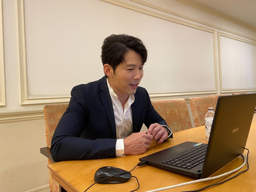 p站50岁黄少祺每日六分饱炸出神级胸腹肌退休那天才放松