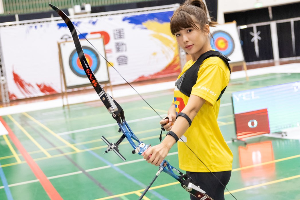 「全明星」开播以来首位女队长！啦啦队女神出线扛黄队