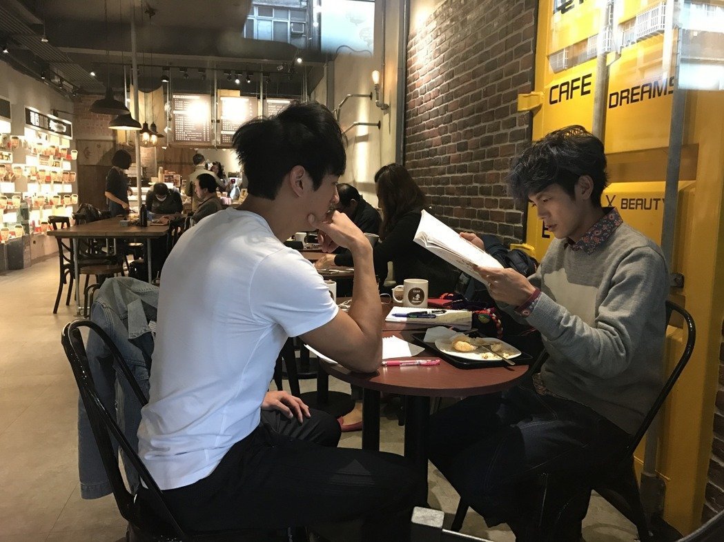 理性与感性花10年才拆解浩角翔起真实个性