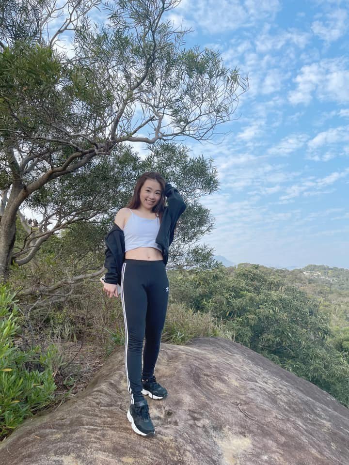 二伯瘦身有成秀腹肌　蔡阿嘎笑「修图软体好强」！