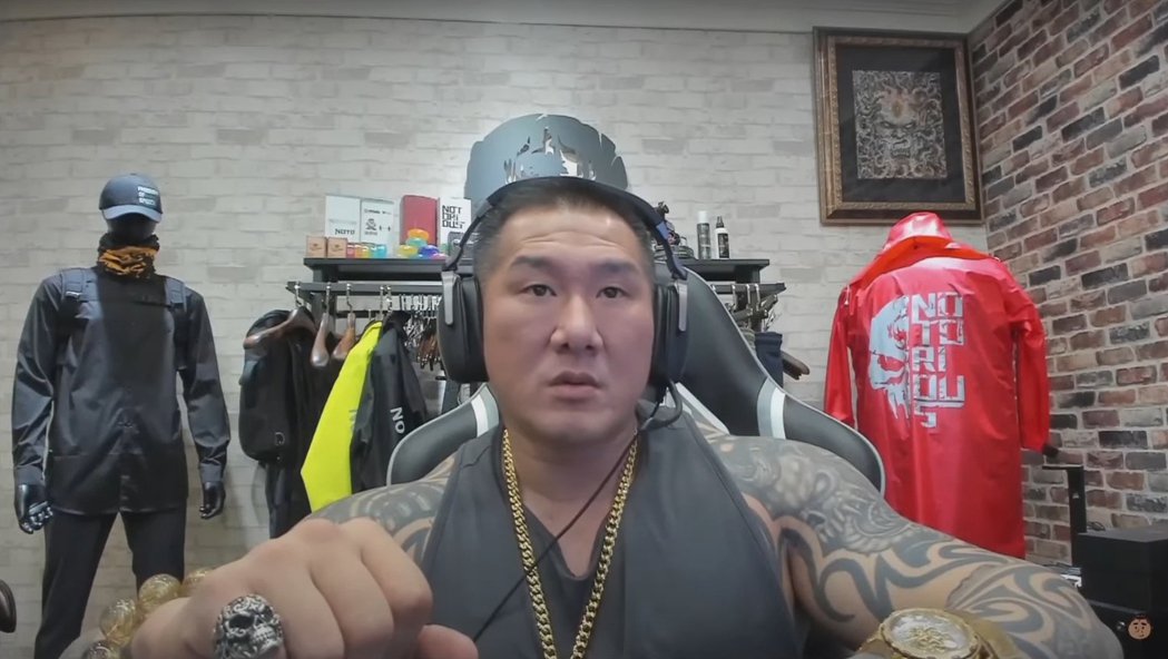 健身房全关损失上千万馆长心痛：难道错误决策没人要负责？