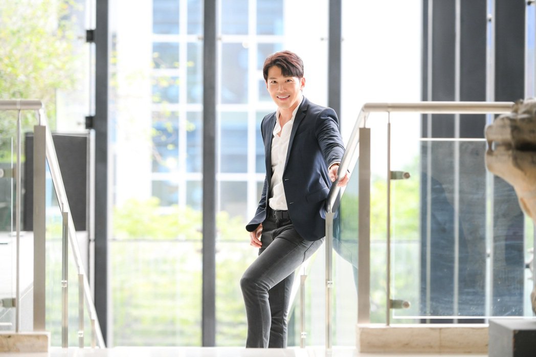 p站50岁黄少祺每日六分饱炸出神级胸腹肌退休那天才放松