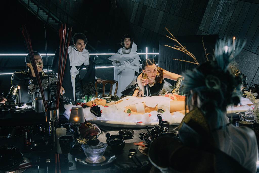 凤小岳2天不睡觉靠「呼吸」提神 纪培慧竟大啖人肉