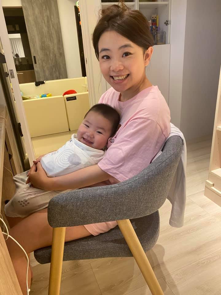 二伯瘦身有成秀腹肌　蔡阿嘎笑「修图软体好强」！