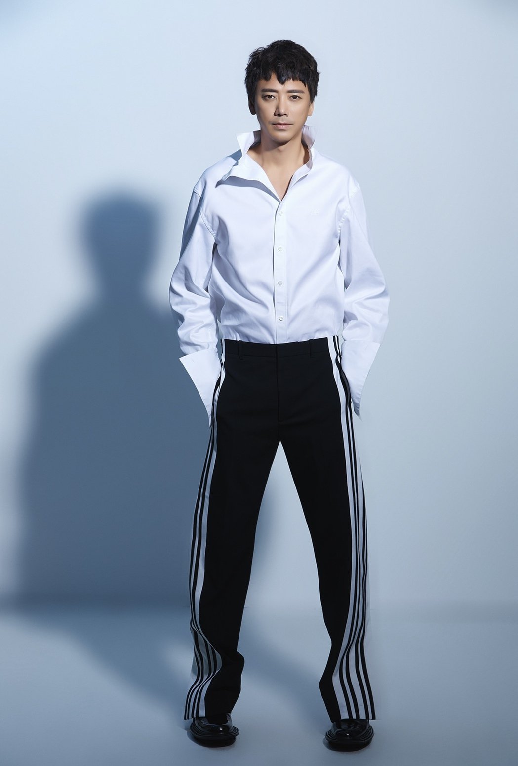 苏见信为网剧客串又量身打造片尾曲 允诺粉丝罚三杯