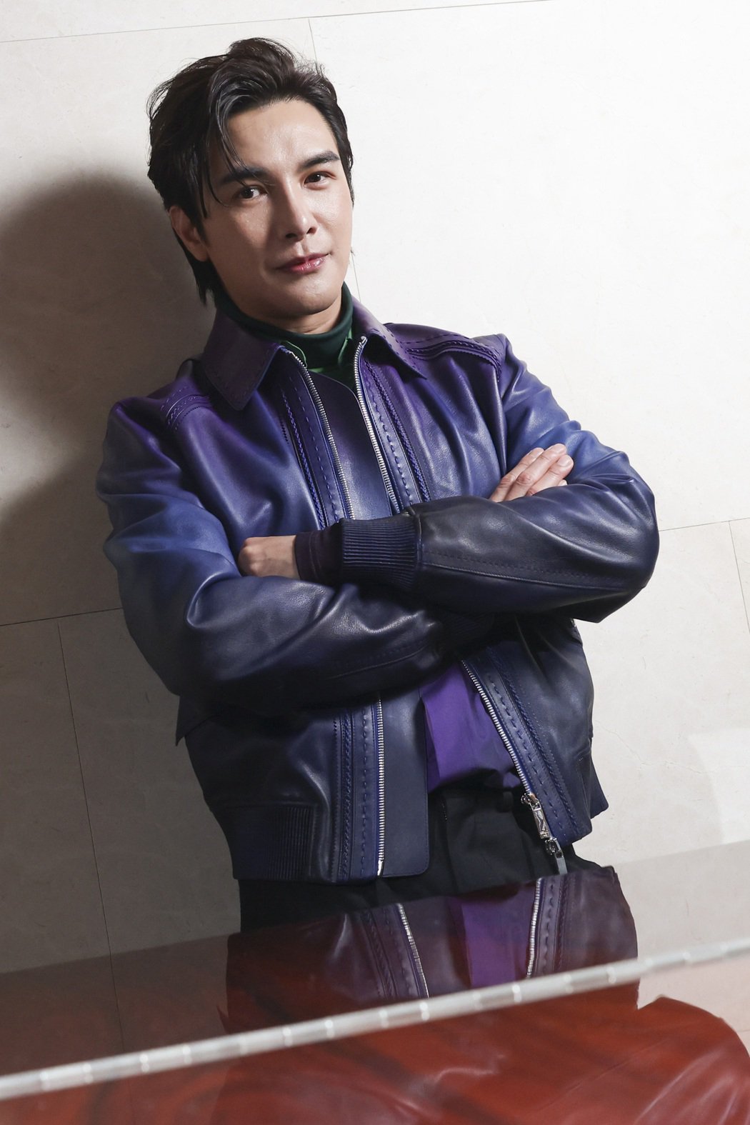 身家10亿男星遭软禁3坪房被弹橡皮筋当动物看