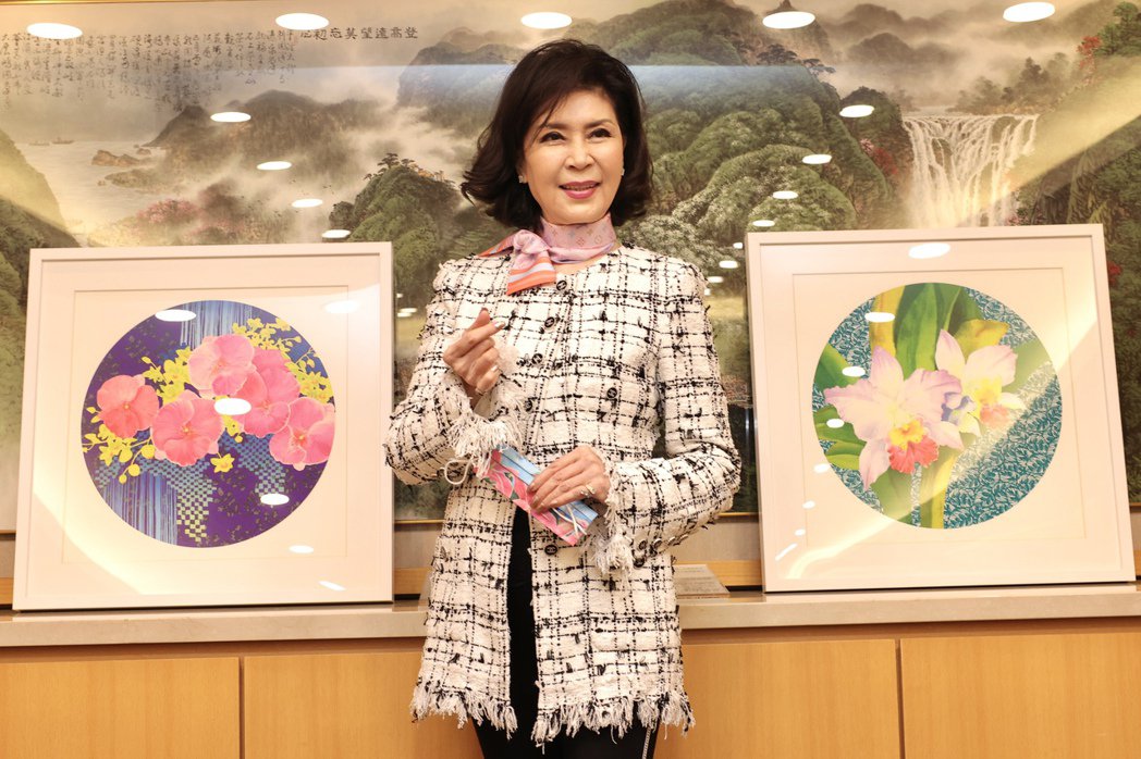 「最美主持人」魅力太强！粉丝为挺白嘉莉捐出千万善款