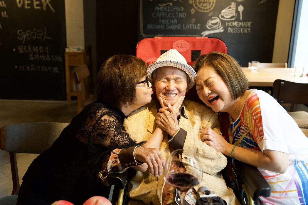 国宝歌王文夏梦中辞世享耆寿94岁