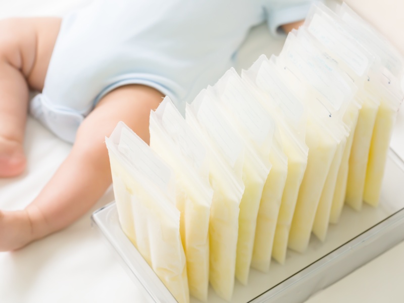 母乳妈妈挤到「奶头破皮」大崩溃,过来人:不要为了母奶搞死自己!