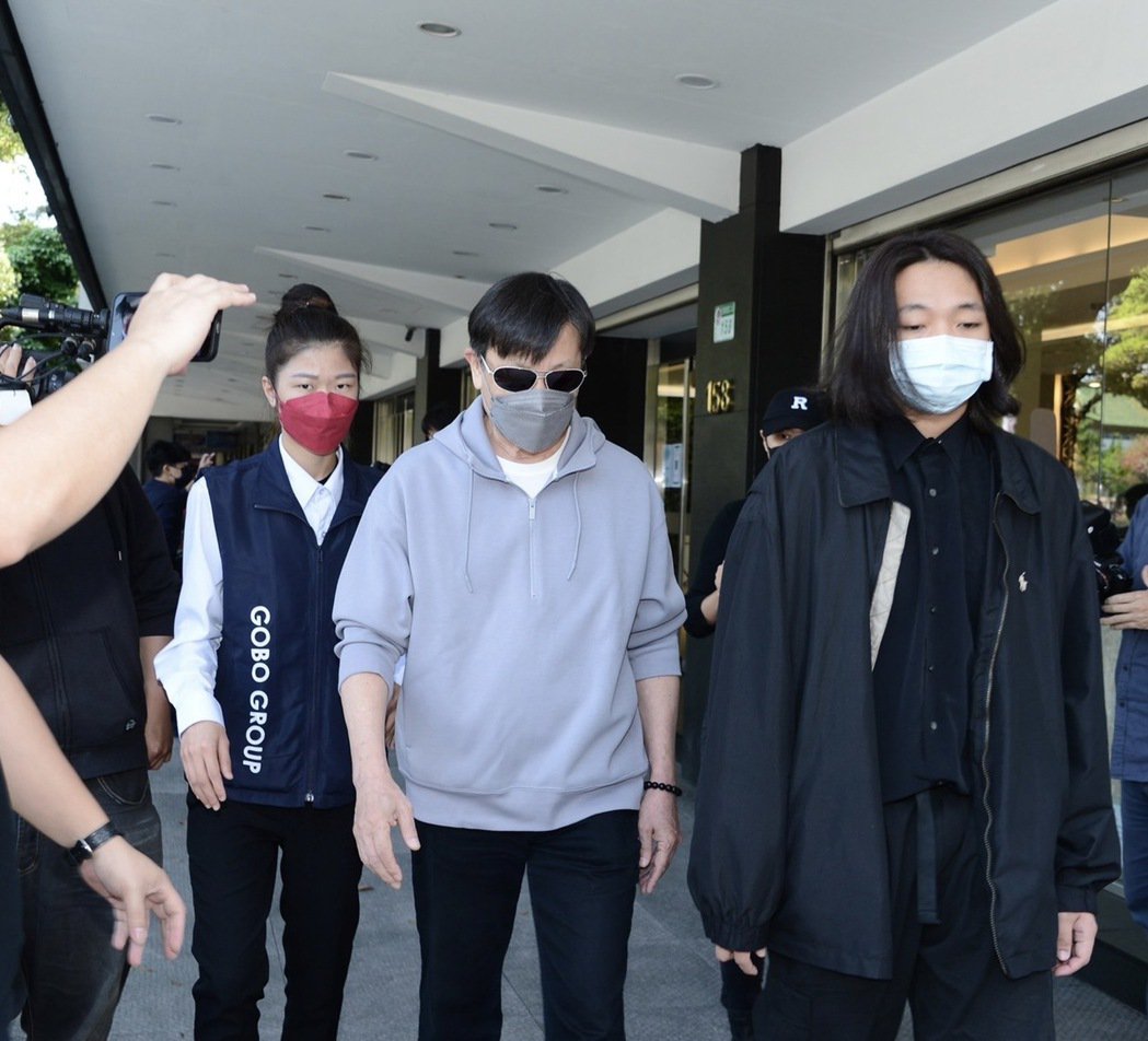 喜剧泰斗顾宝明离世王琄不舍泪诉：他一直活著