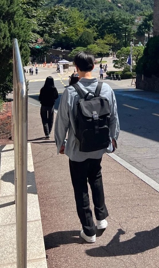 超幸运！朴宝剑现身校园「搭同一部电梯」近身超香