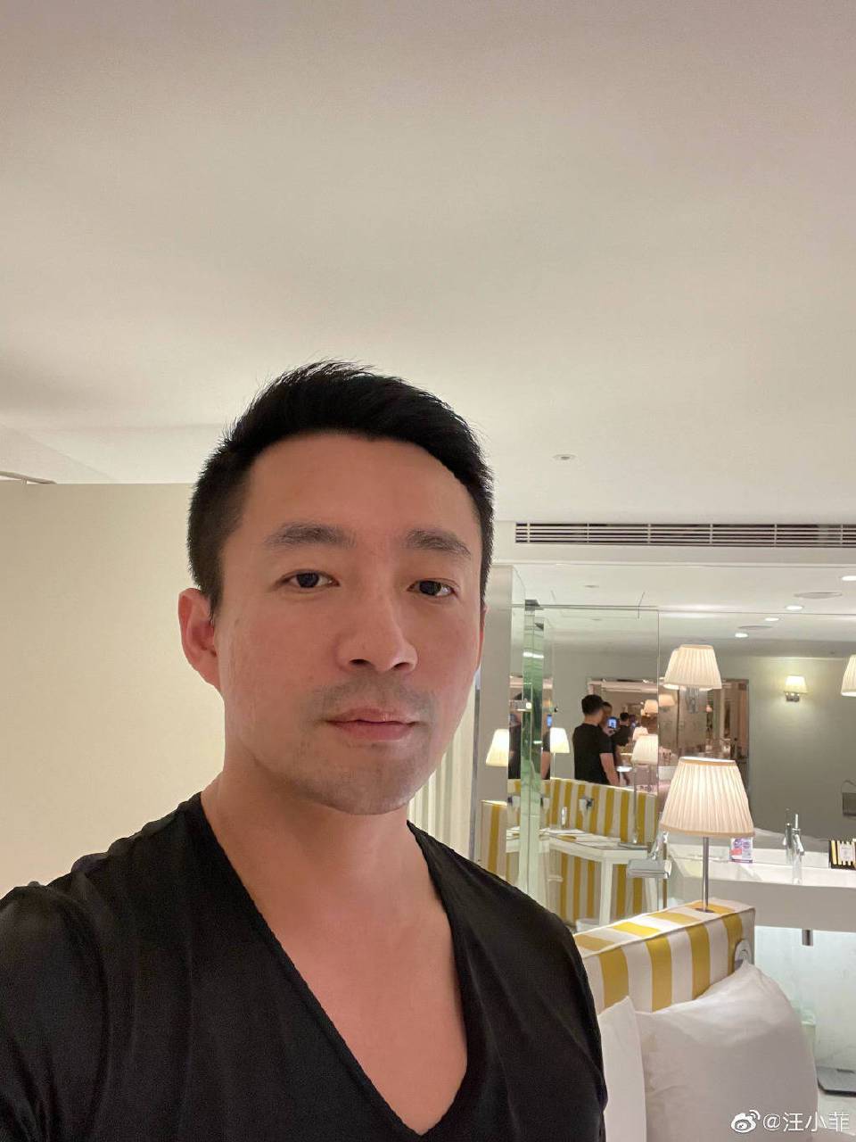 汪小菲开直播「被戴绿帽」脸垮怨巨蟹座常被误会