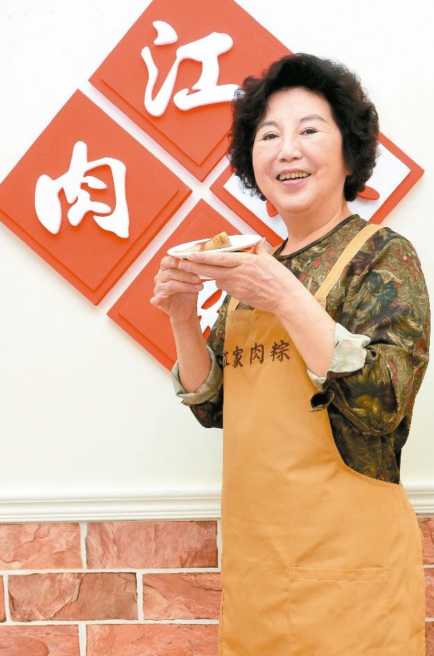 78岁「国民阿嬷」曾痛到无法站！况明洁PO照泄近况