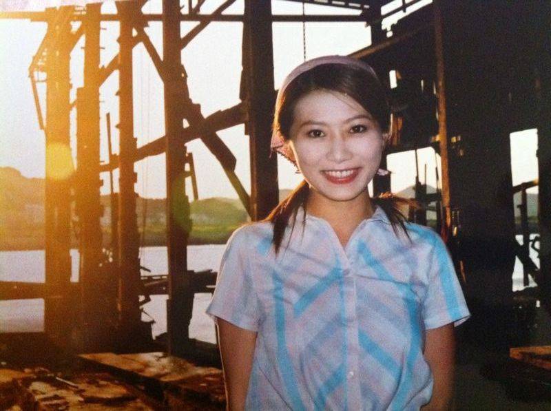 佩甄旧照出土农家女装扮吓傻众人