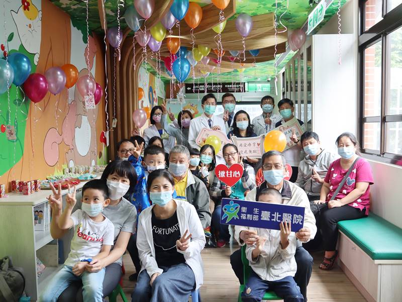 孩子很乖,不哭不闹,妈妈看电视才惊觉是发展迟缓!