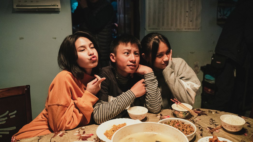 花2年海选500素人演员和小薰组一家人无违和