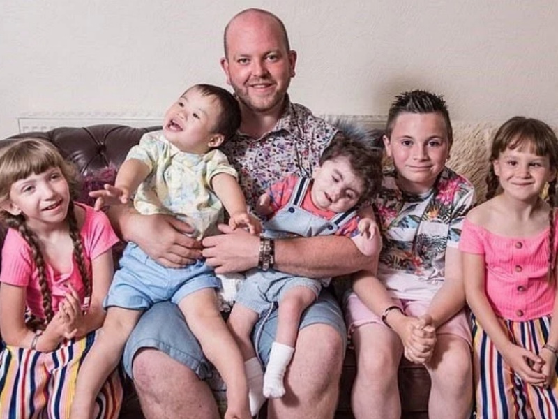 超级奶爸收养6名身心障碍童：能有机会陪伴孩子们长大，是我的福气，他们丰