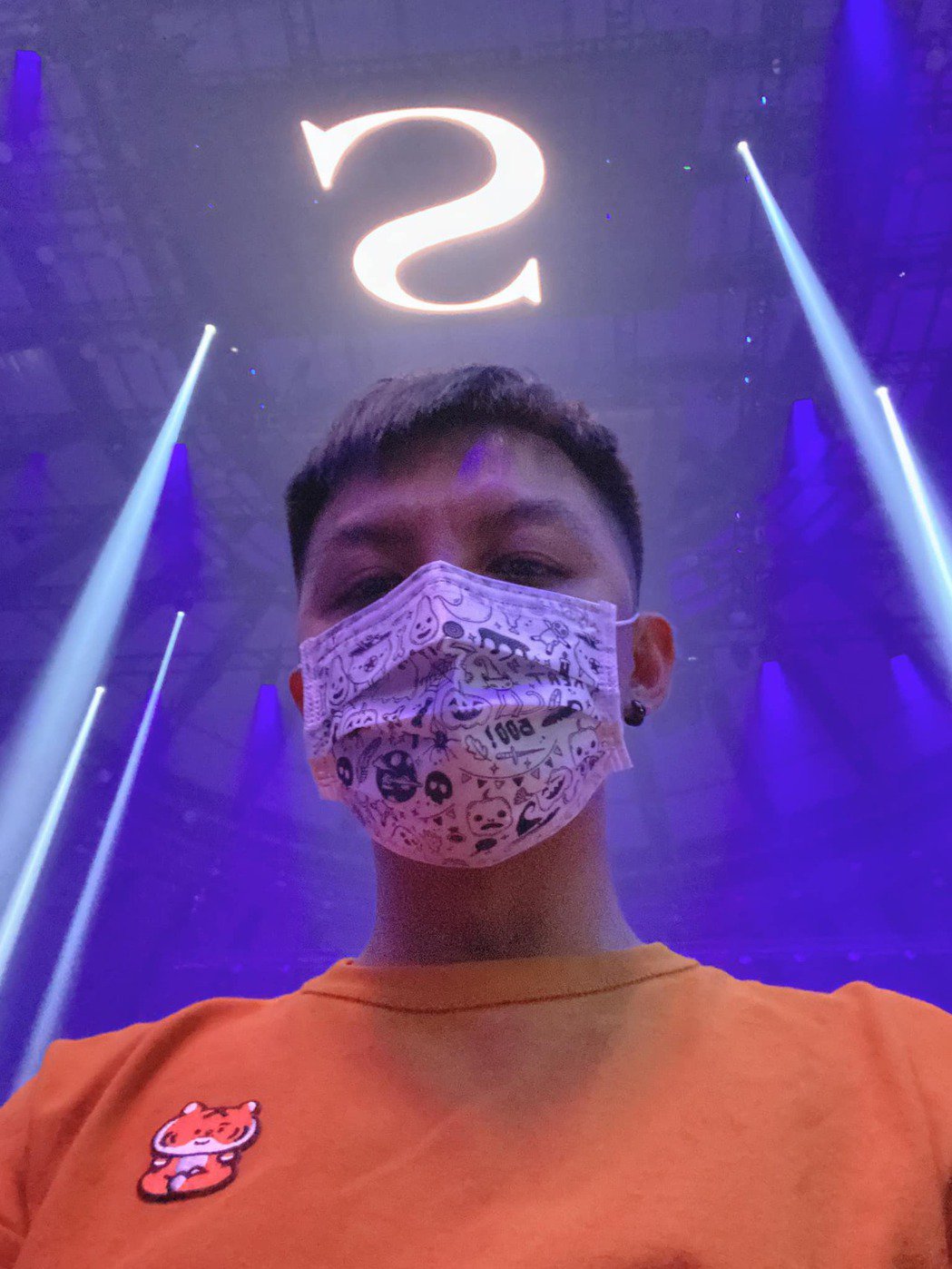 没证实是去演唱会染疫！「大集合」确诊男歌手首发声