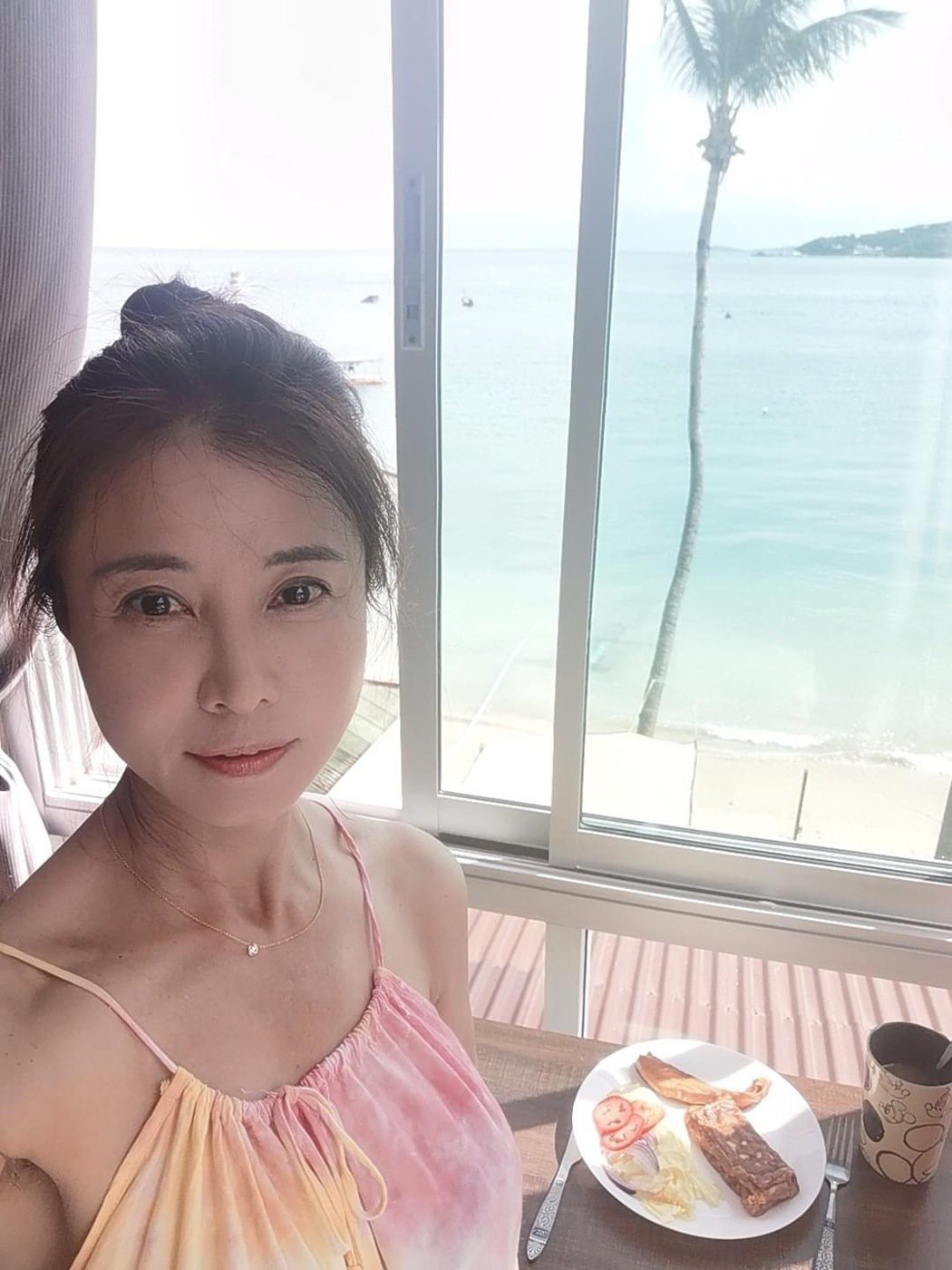 龙卷风女优隔离遇强震天人交战：要跑出去吗？