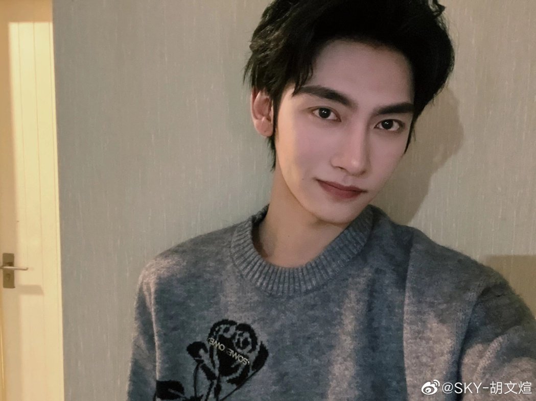 男偶像被爆介入女女恋发文认恋撇当小王「没有败坏道德」