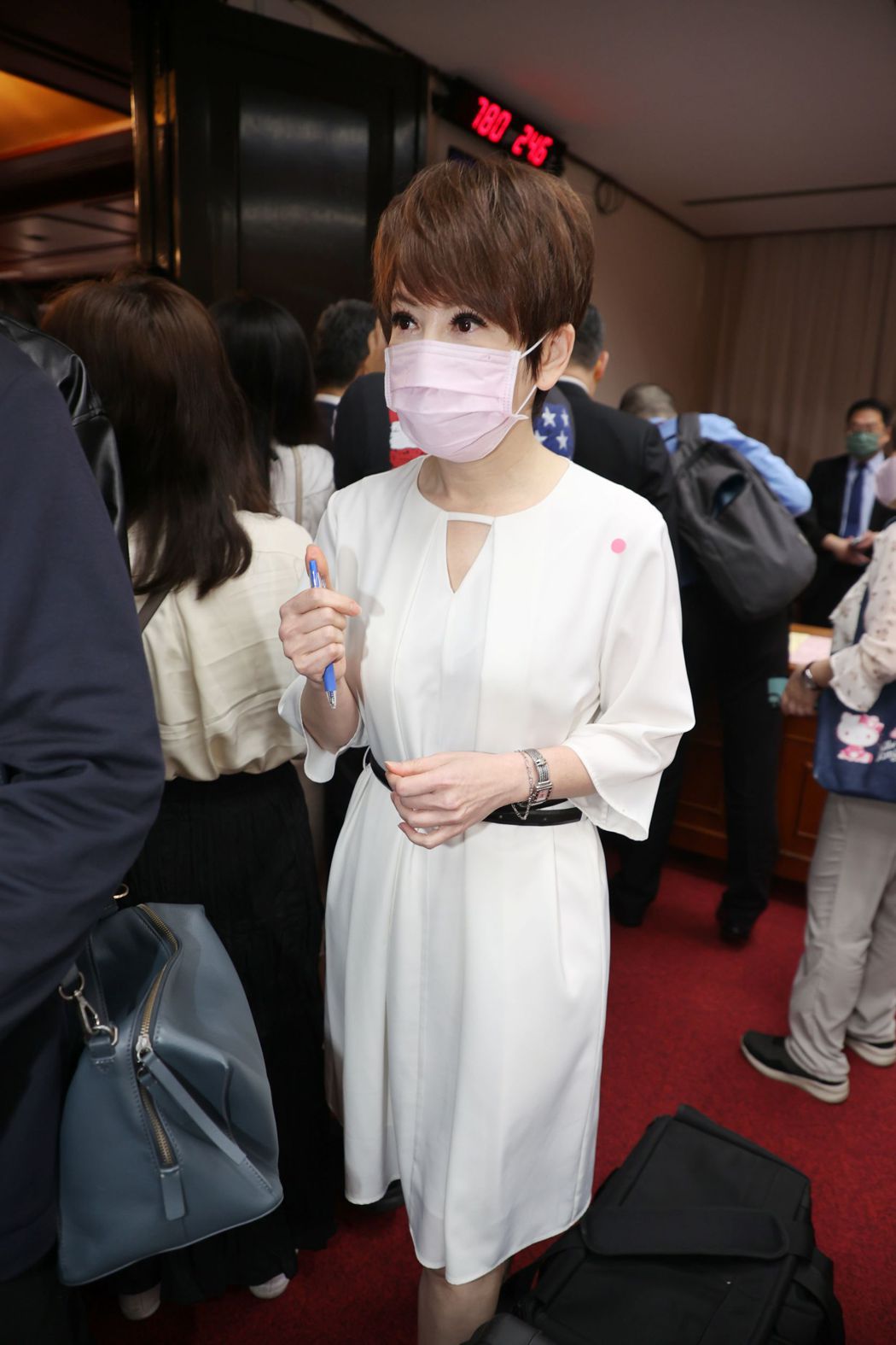 乌龙跑马灯华视不是第一个好妈妈陈雅琳遭批「拖友台下水」