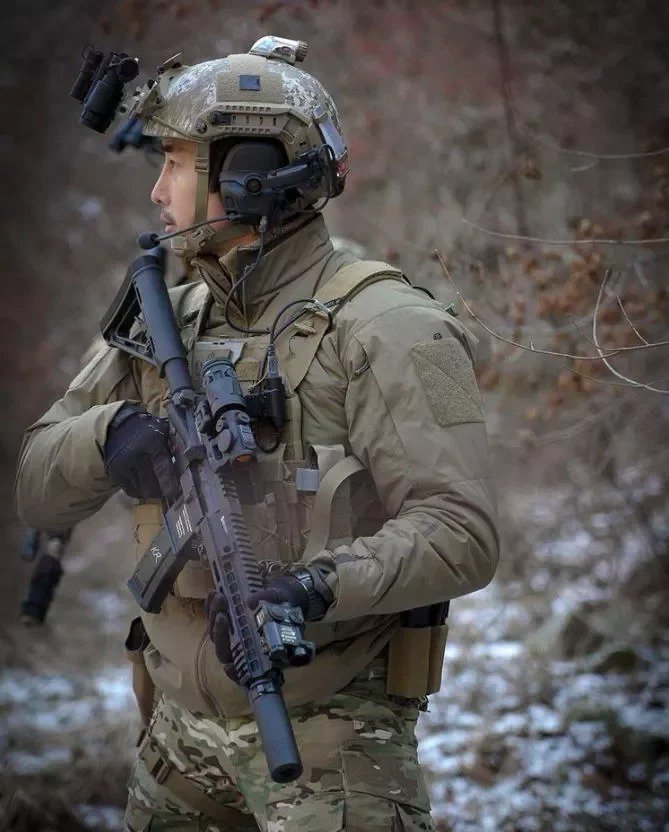 李根大尉才曝还在乌克兰同行友人已先回国遭酸「荒唐」　