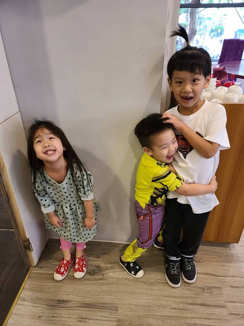 爸妈的荷包守不住〜黄小柔直言：一切都很值得，继续辛苦赚钱！