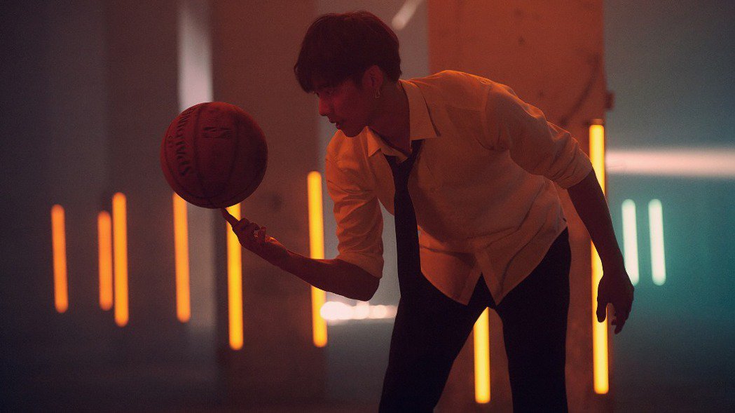 漂亮姐姐李沐新作挑战一秒走心变脸直喊大魔王等级难关