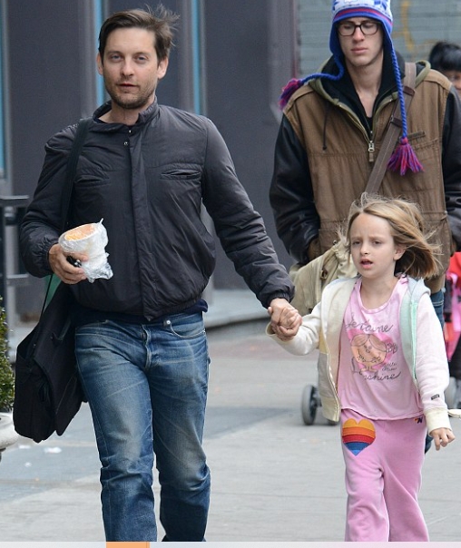 蜘蛛人也是女儿奴！陶比麦奎尔和李奥纳多狄卡欧成为史上最大咖的观众。