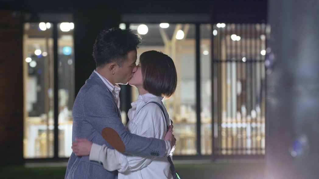 吻不停！jianghun苏晏霈摆脱胡渣男二度热吻羞认：舒服多了