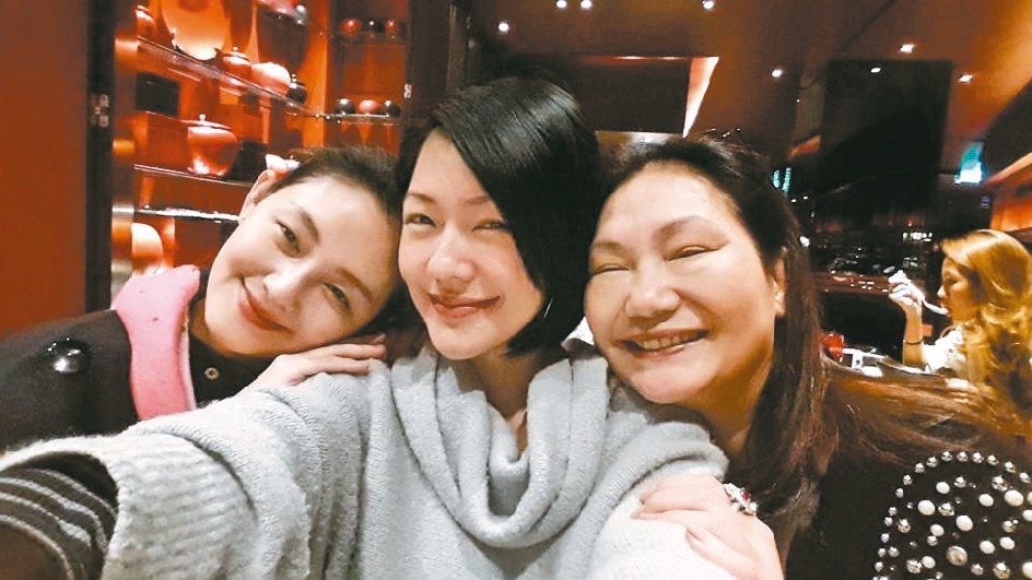 妈妈的朋友大S闪婚妈妈呛新女婿小S发声表态