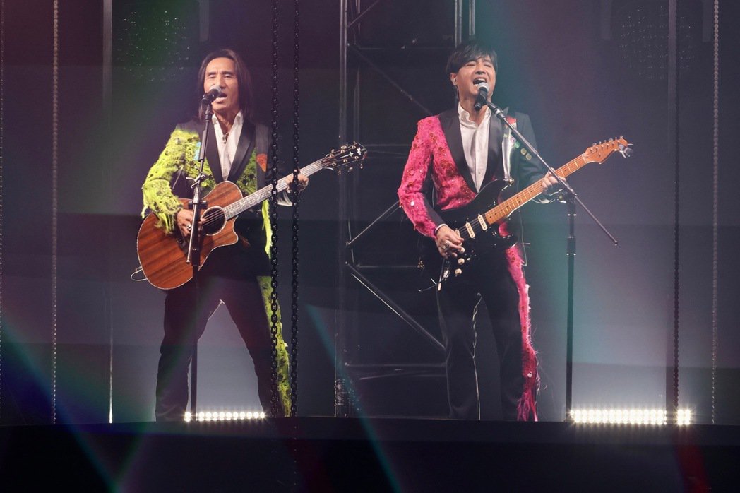 动力火车、五坚情组「七逃囝仔」颜志琳狂粉为女交差