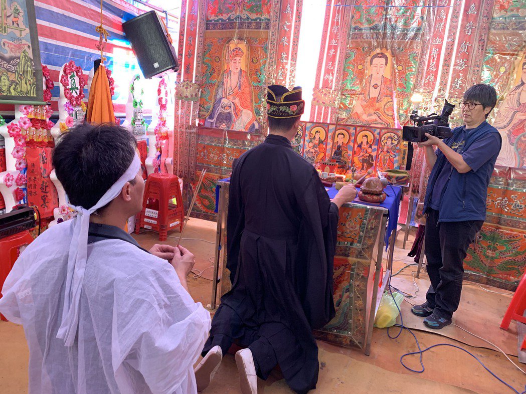 「地下艺人」捕捉弄铙家族三代 娱人娱灵抚慰丧家