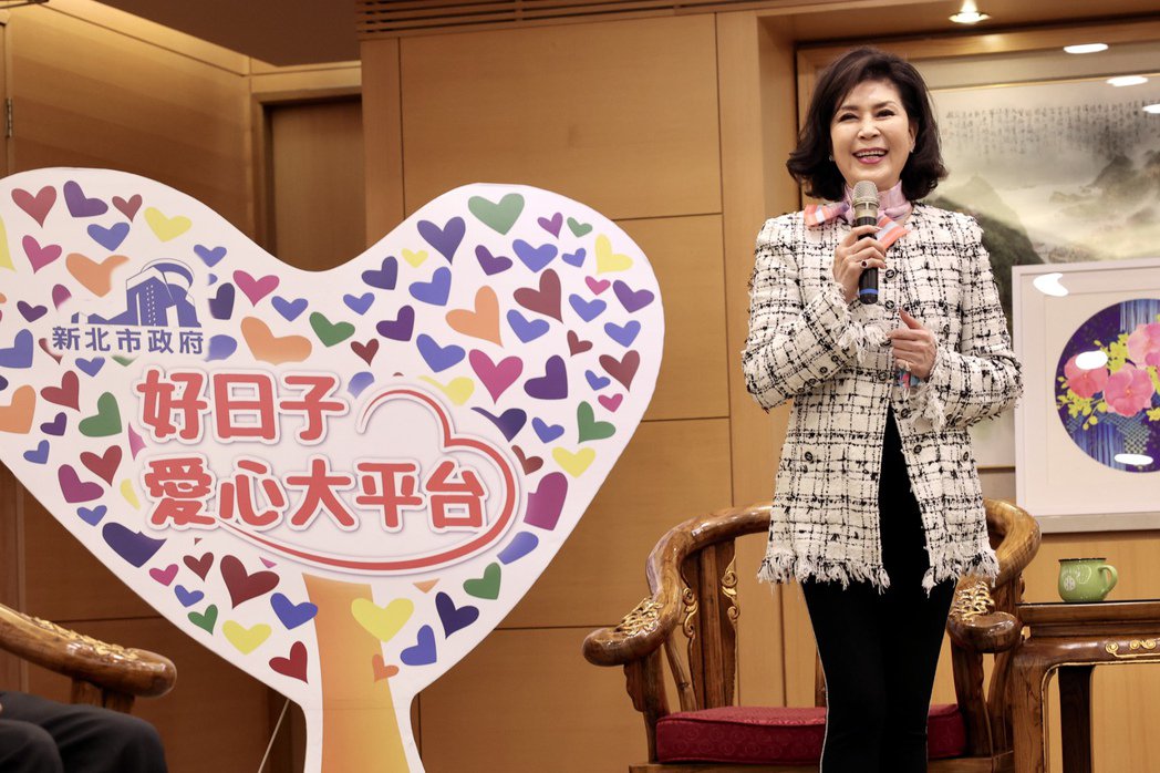 「最美主持人」魅力太强！粉丝为挺白嘉莉捐出千万善款